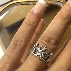 Alice in Wonderland Ring - 925 Silver